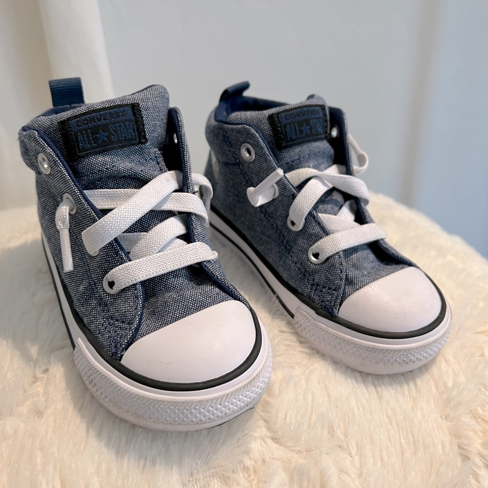 Cute blue converse high tops for toddlers